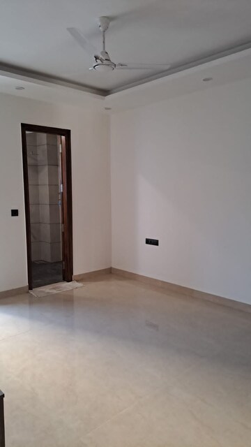 Room in 1 BHK Builder Floor at Palam Vihar – for Rent