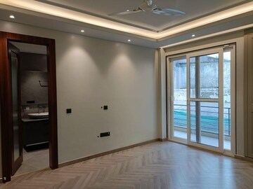 Room in 3 BHK Builder Floor at Palam Vihar – for Rent