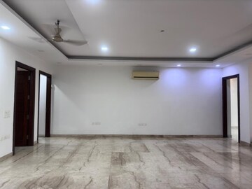 Room in 3 BHK Builder Floor at Palam Vihar – for Rent