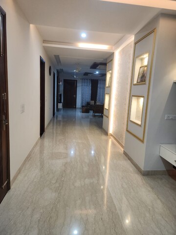 Building Lobby in 3 BHK Builder Floor at Sector 23 – for Rent