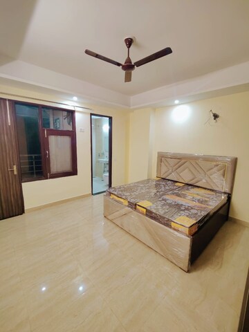 Bedroom in 2 BHK Builder Floor at Sector 31 – for Rent