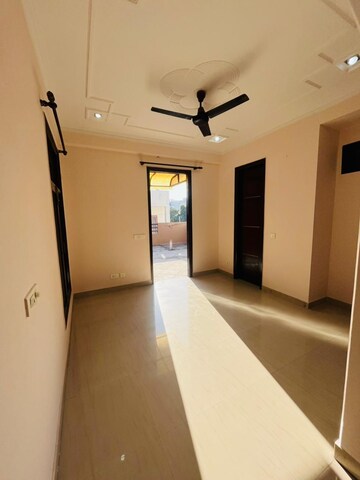 Building Lobby in 1 BHK Builder Floor at Sector 31 – for Rent