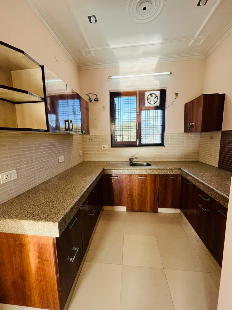 Kitchen, sector 31 1 Bedroom 900 Sq.Ft. Builder Floor In Sector 31 Gurgaon 8804372