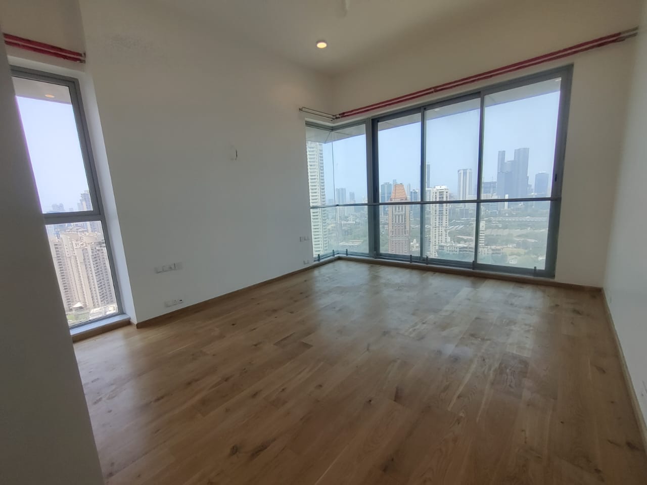 4 BHK + Pooja Room,Servant Room Apartment For Sale in Kalpataru Horizon