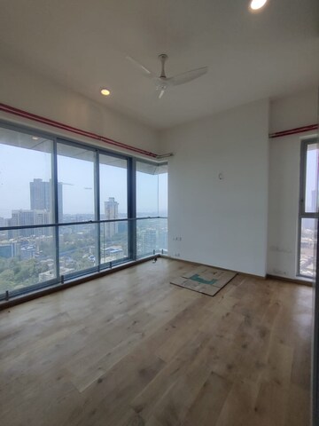 Bedroom in 4 BHK Apartment at Kalpataru Horizon, Worli – for Sale