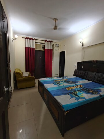 Master Bedroom in 2 BHK Builder Floor at Sector 38 – for Rent