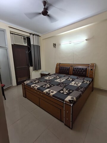 Master Bedroom in 2 BHK Builder Floor at Sector 38 – for Rent
