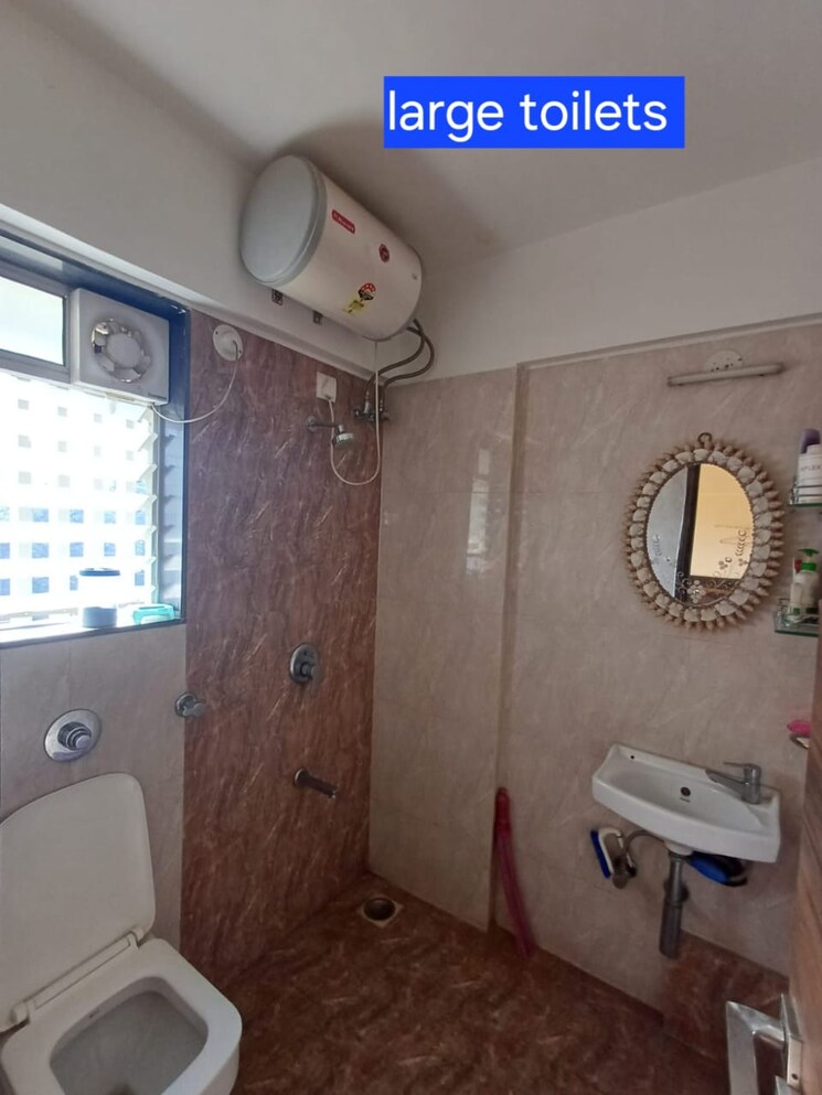 Bathroom, lodha-grandeur 3 Bedroom 1458 Sq.Ft. Apartment In Prabhadevi Mumbai 8804425