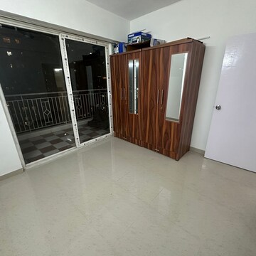 Room in 1 BHK Apartment at Shree Vardhman Green Court, Sector 90 – for Rent