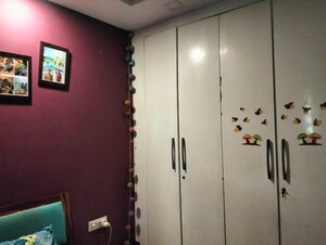 Furnished Amenities in 3 BHK Builder Floor at Sarvapriya Vihar – for Sale