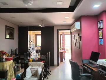 Gym in 3 BHK Builder Floor at Sarvapriya Vihar – for Sale