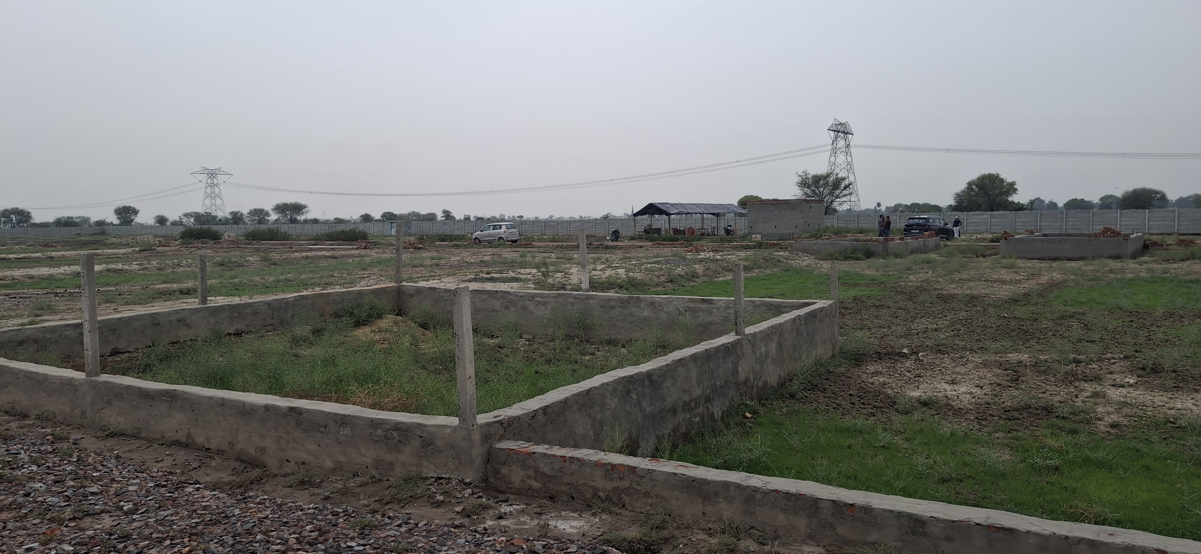 Plot For Sale in Mk Propty 