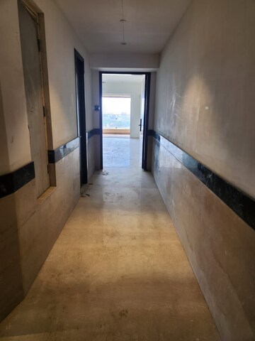 Lift in 3 BHK Apartment at Lokhandwala Minerva Mahalaxmi, Mahalaxmi – for Rent