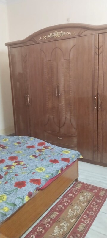 Bedroom in 2 BHK Builder Floor at Vijay Tower Gomti Nagar, Gomti Nagar – for Rent