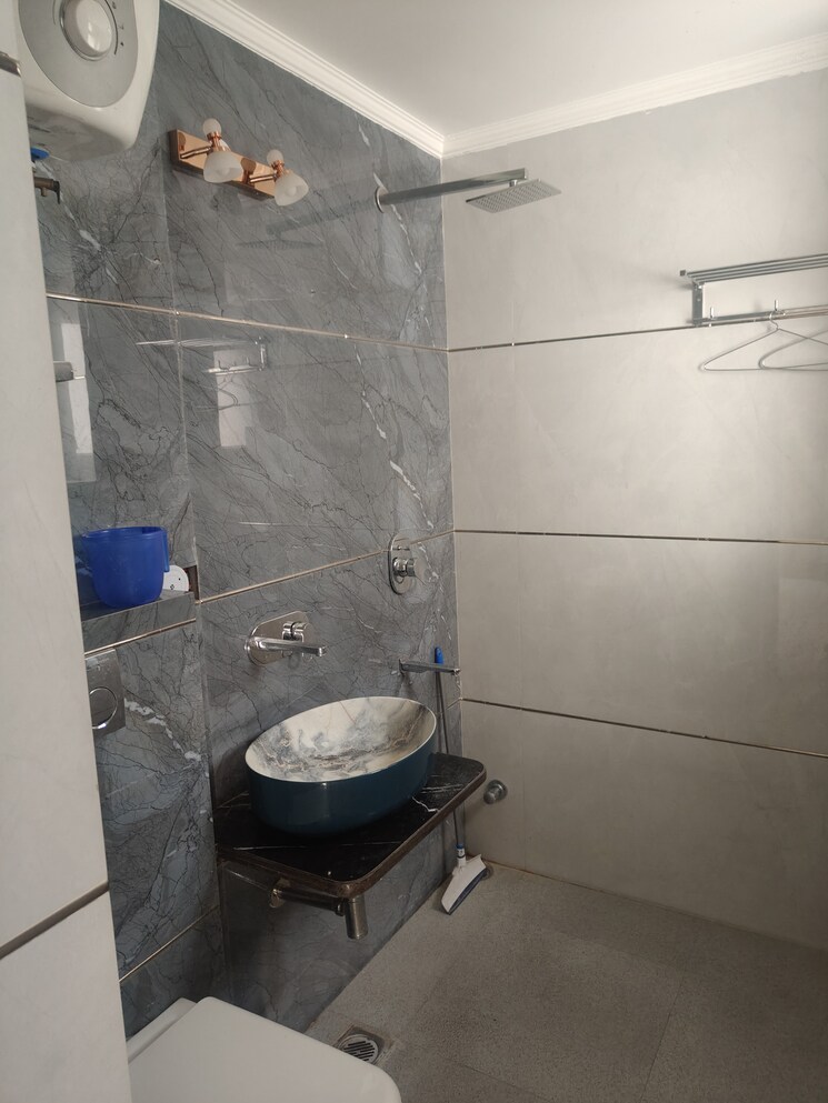 Bathroom, vidya-enclave 2 Bedroom 1200 Sq.Ft. Apartment In Sector 56 Gurgaon 8804496