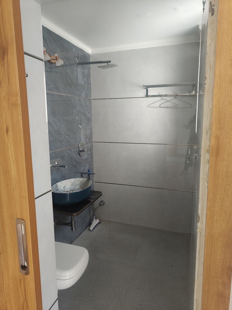 Bathroom, vidya-enclave 2 Bedroom 1200 Sq.Ft. Apartment In Sector 56 Gurgaon 8804496