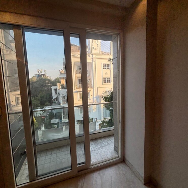 Bedroom, defence colony 3 Bedroom 1800 Sq.Ft. Builder Floor In Defence Colony Delhi 8804525