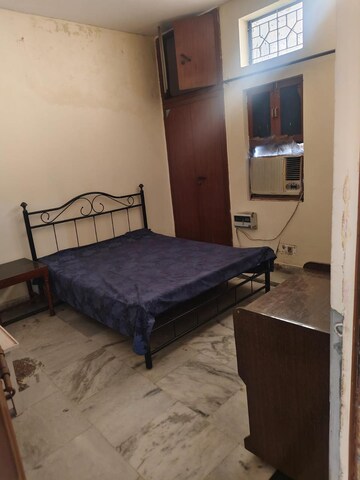Bedroom in 3 BHK Builder Floor at Laxmi Nagar – for Rent