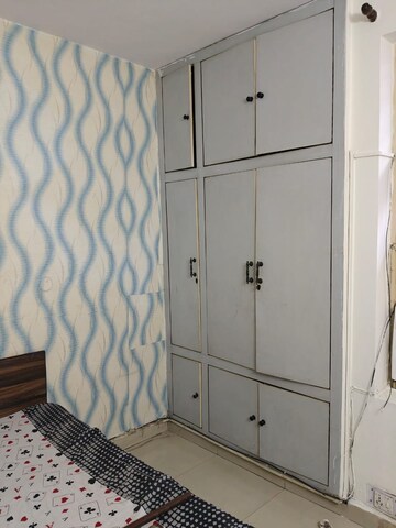 Room in 4 BHK Builder Floor at Laxmi Nagar – for Rent