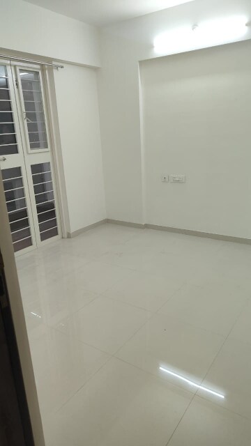 Room in 2 BHK Apartment at Sonigara Presidency, Ravet – for Rent
