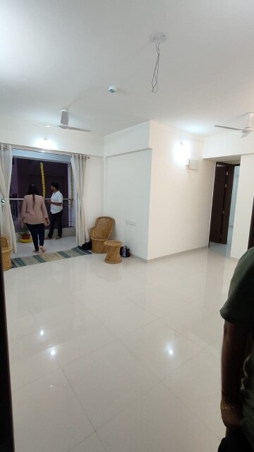 Room in 2 BHK Apartment at Sonigara Presidency, Ravet – for Rent