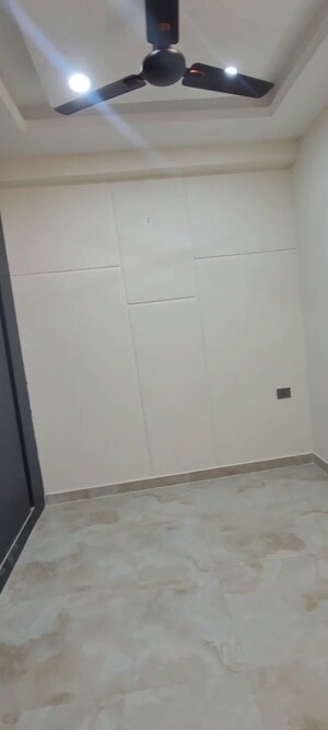 Room in 3.5 BHK Builder Floor at Sarfabad Village – for Sale