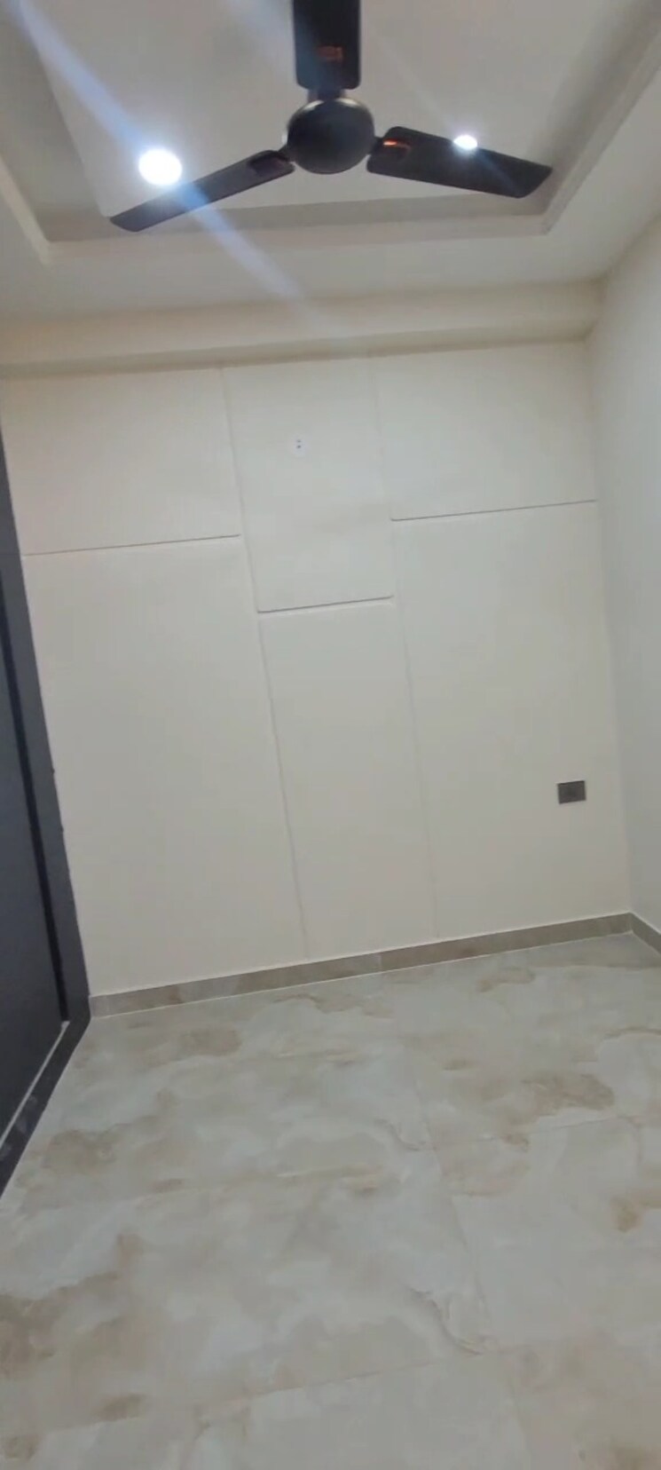 Room, sarfabad village 3.5 Bedroom 1450 Sq.Ft. Builder Floor In Sarfabad Village Noida 8804585