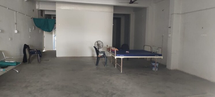  Parking, tikhampur Commercial Warehouse 2500 Sq.Yd. In Tikhampur Ballia 8804597