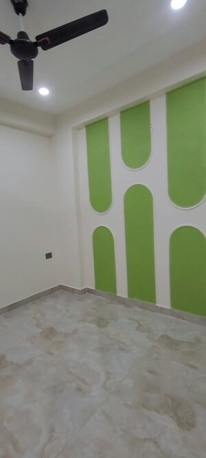 Room in 2.5 BHK Builder Floor at Sarfabad Village – for Sale