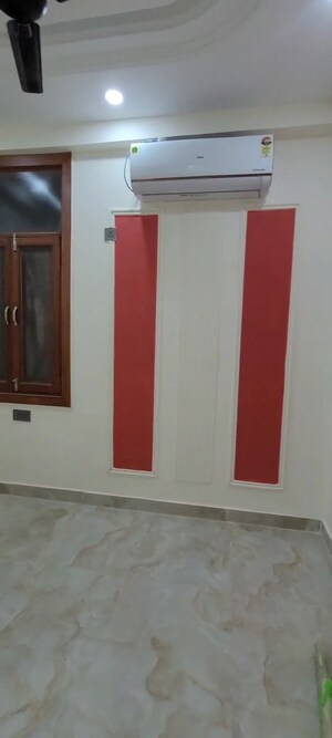 Room in 2.5 BHK Builder Floor at Sarfabad Village – for Sale