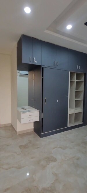 Room in 2.5 BHK Builder Floor at Sarfabad Village – for Sale