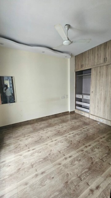 Room in 3 BHK Builder Floor at East Patel Nagar – for Rent