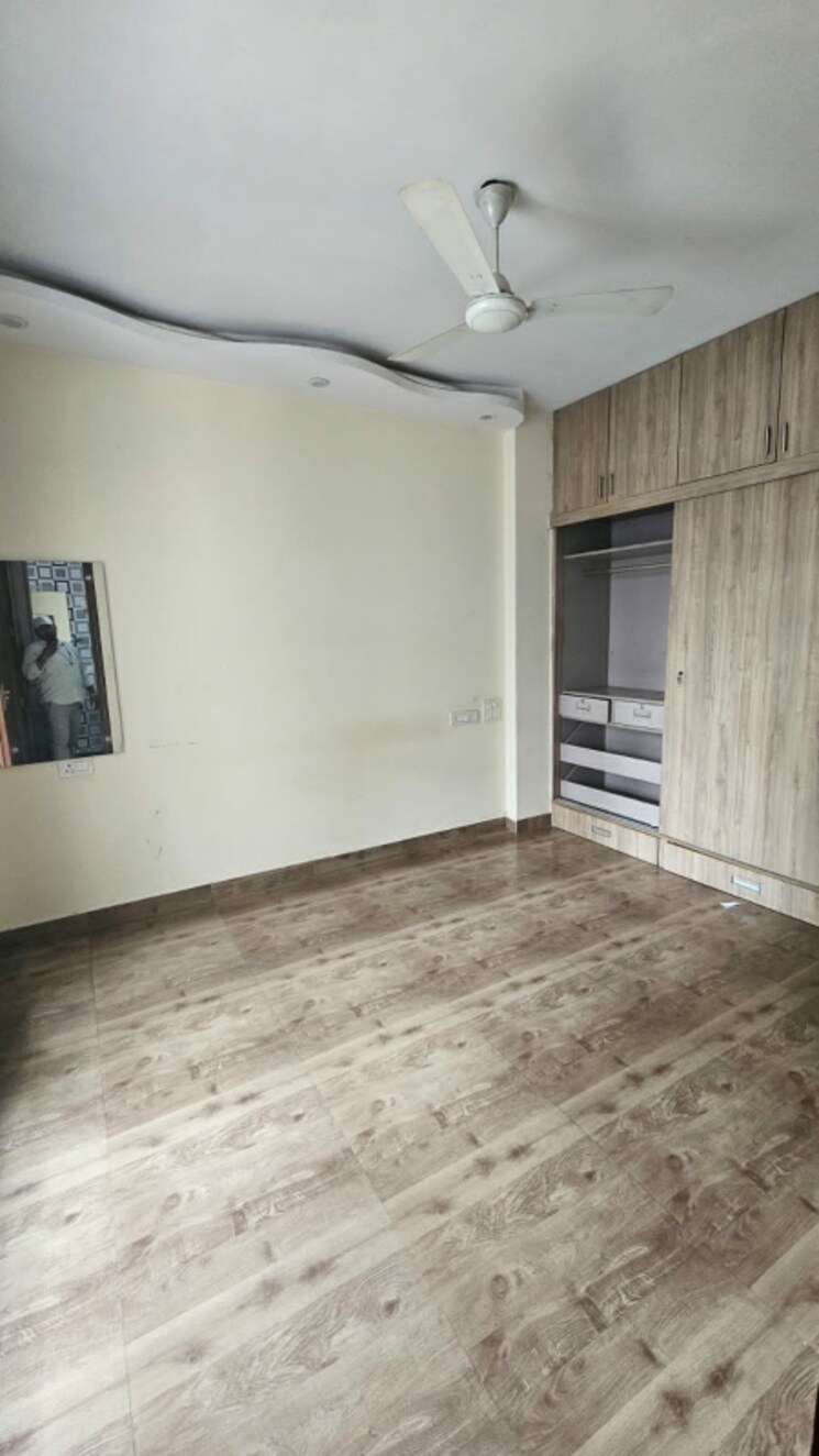 Room, east patel nagar 3 Bedroom 1680 Sq.Ft. Builder Floor In East Patel Nagar Delhi 8804664