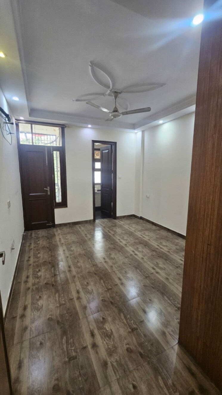 Room, east patel nagar 3 Bedroom 1680 Sq.Ft. Builder Floor In East Patel Nagar Delhi 8804664