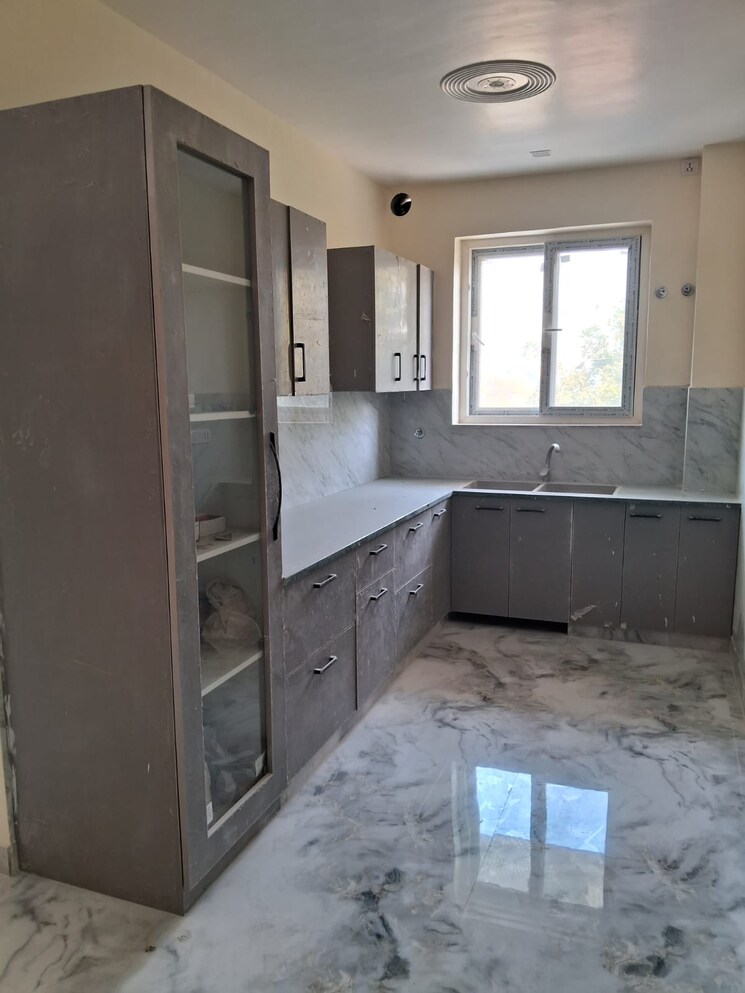 Kitchen, sector 45 3 Bedroom 250 Sq.Yd. Builder Floor In Sector 45 Faridabad 8804777