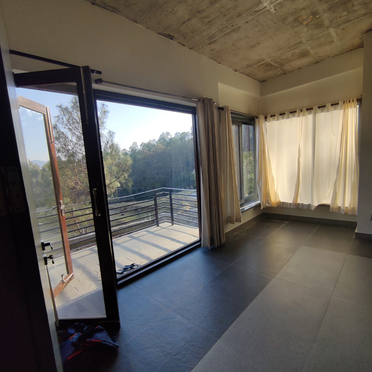 4 BHK + Servant Room Apartment For Sale in DLF The Belaire