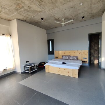 Bedroom in 4 BHK Apartment at DLF The Belaire, Sector 54 – for Sale