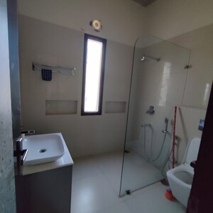 Bathroom in 4 BHK Apartment at DLF The Belaire, Sector 54 – for Sale