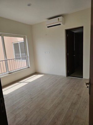 Room in 3 BHK Apartment at Shapoorji Pallonji Joyville Gurgaon, Sector 102 – for Sale