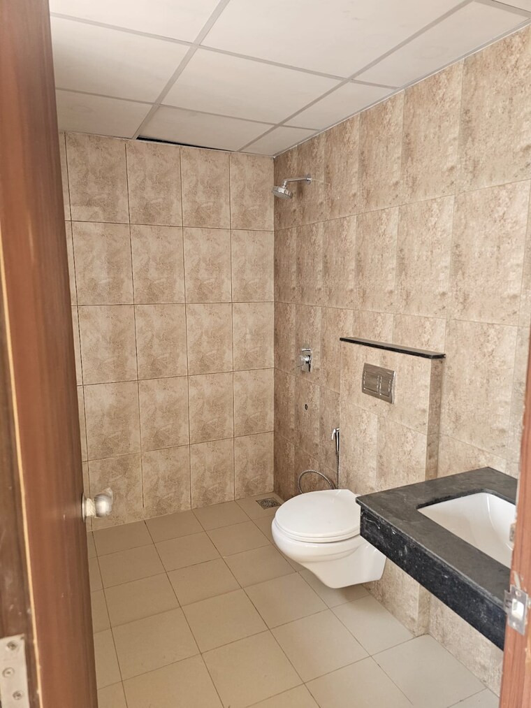Bathroom, shapoorji-pallonji-joyville-gurgaon 3 Bedroom 1692 Sq.Ft. Apartment In Sector 102 Gurgaon 8804853
