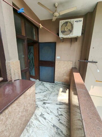 Kitchen in 4 BHK Builder Floor at Craft Destination 43, Sector 43 – for Rent