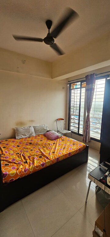 Master Bedroom in 2 BHK Apartment at Sunshine Willows, Ghansoli – for Rent