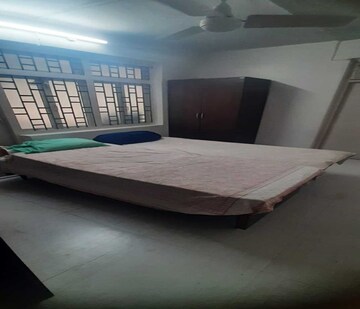 Bedroom in 3 BHK Apartment at Dadar East – for Rent
