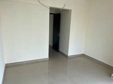 Room in 2 BHK Apartment at Rustomjee Urbania Astraea, Majiwada – for Rent