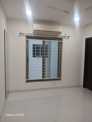 Room in 3 BHK Apartment at Lodha Meridian, Kukatpally – for Rent