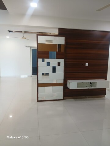 Furnished Amenities in 3 BHK Apartment at Lodha Meridian, Kukatpally – for Rent