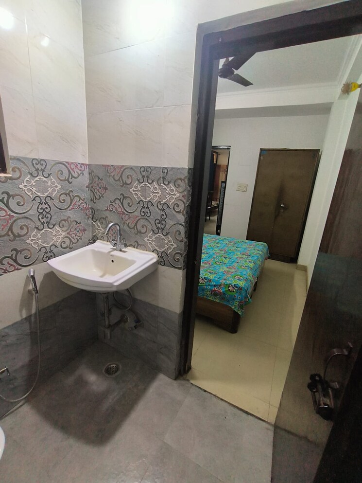 Bathroom, vasundhara sector 3 1 Bedroom 550 Sq.Ft. Builder Floor In Vasundhara Sector 3 Ghaziabad 8805156