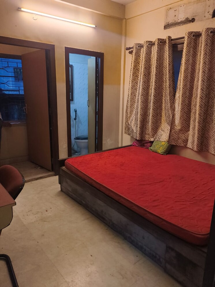 Bedroom, prince anwar shah road 2 Bedroom 750 Sq.Ft. Apartment In Prince Anwar Shah Road Kolkata 8805211