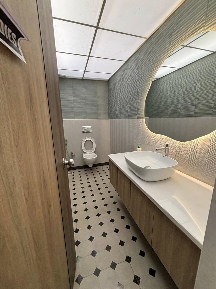 Team Area, lodha-supremus-lower-parel Commercial Office Space 800 Sq.Ft. In Lower Parel Mumbai 8805154