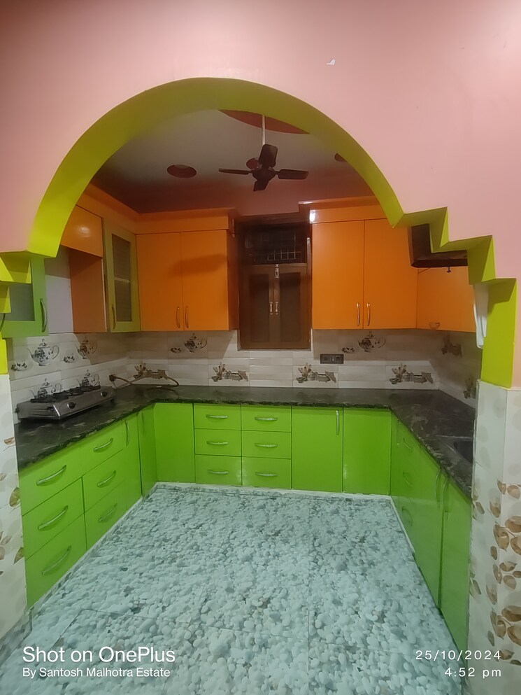 Kitchen, dwarka mor 1 Bedroom 45 Sq.Yd. Builder Floor In Dwarka Mor Delhi 8805246